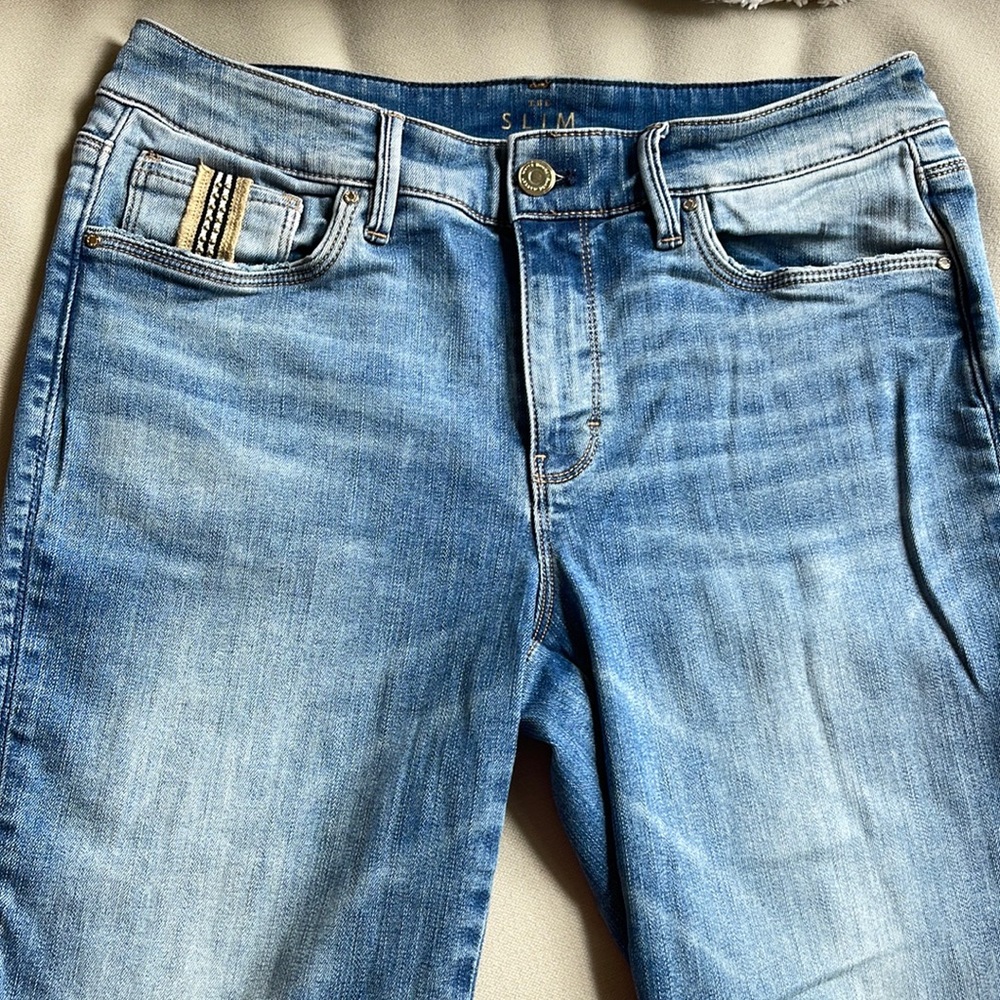 WHBM The Slim Crop Jeans